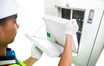 空氣懸浮鼓風機出現(xiàn)低電壓現(xiàn)象時怎么辦？