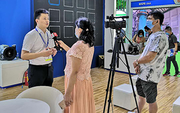 雷茨空氣懸浮風(fēng)機(jī)《中國(guó)環(huán)博會(huì)廣州展》現(xiàn)正在火熱進(jìn)行中。。。